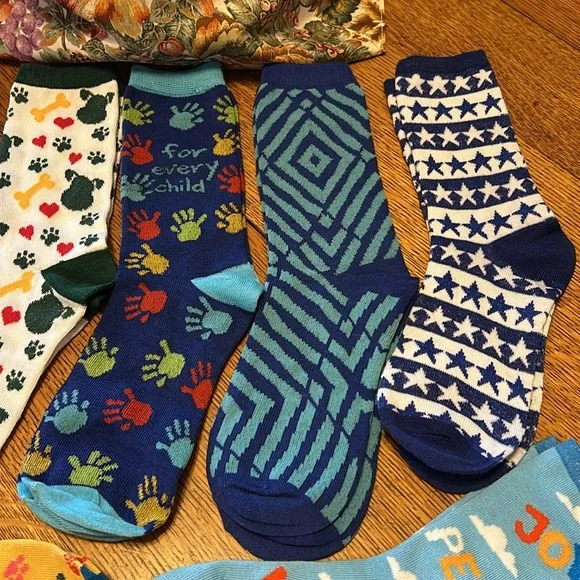 Children’s Lot of 9 pairs of fun colorful Socks NWOT Great new condition - Picture 3 of 8